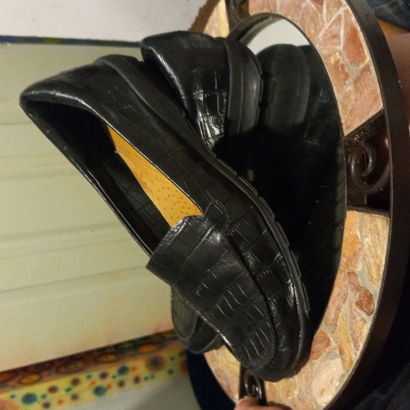 61/2 easy spirit black flats - Picture 1 of 3